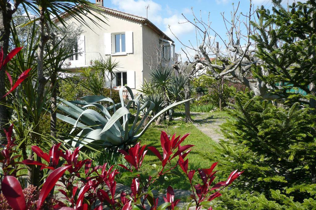 Appartement D Artiste Hyeres Luaran gambar